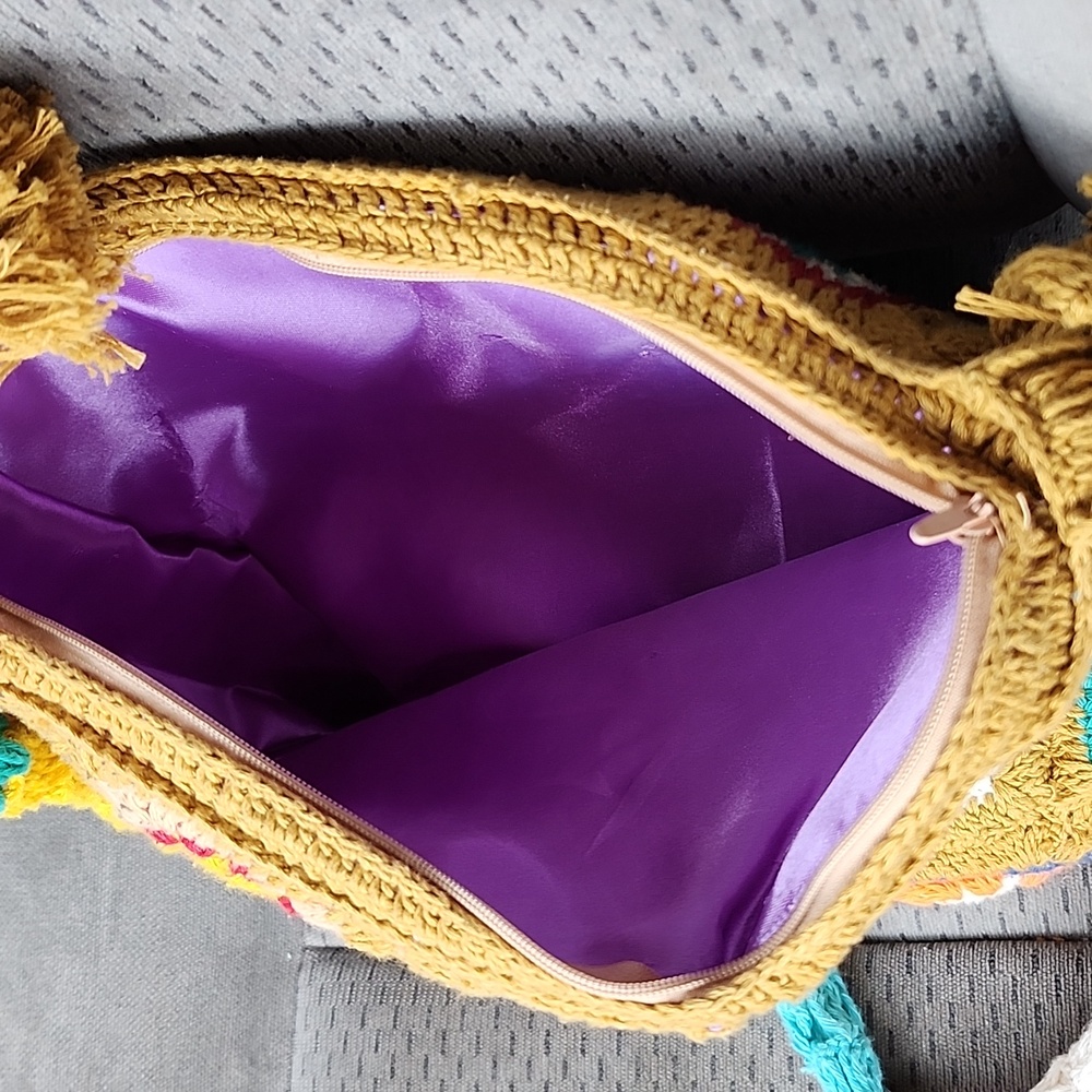 Boho Earthbound Crochet SHOULDER BAG. USED nice - Picture 3 of 4